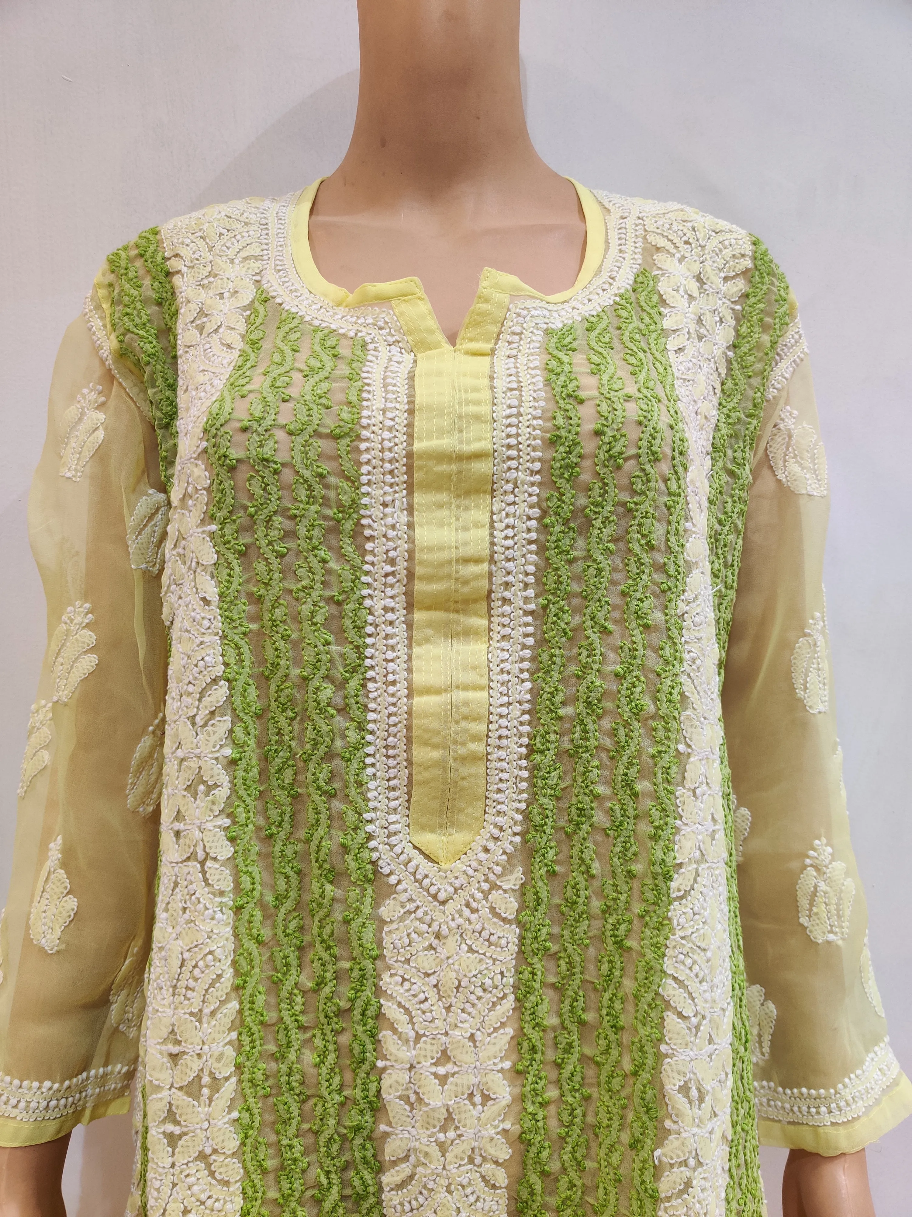 Broom Kurti