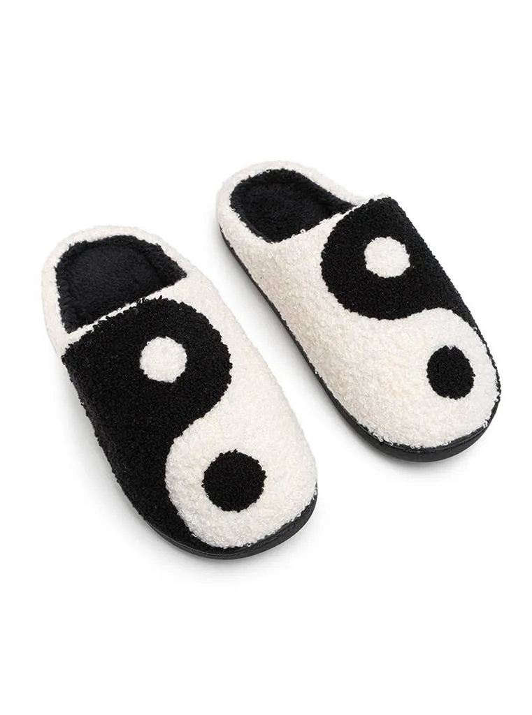 Indoor / Outdoor Slippers - Yin Yang - Black & White: M/L