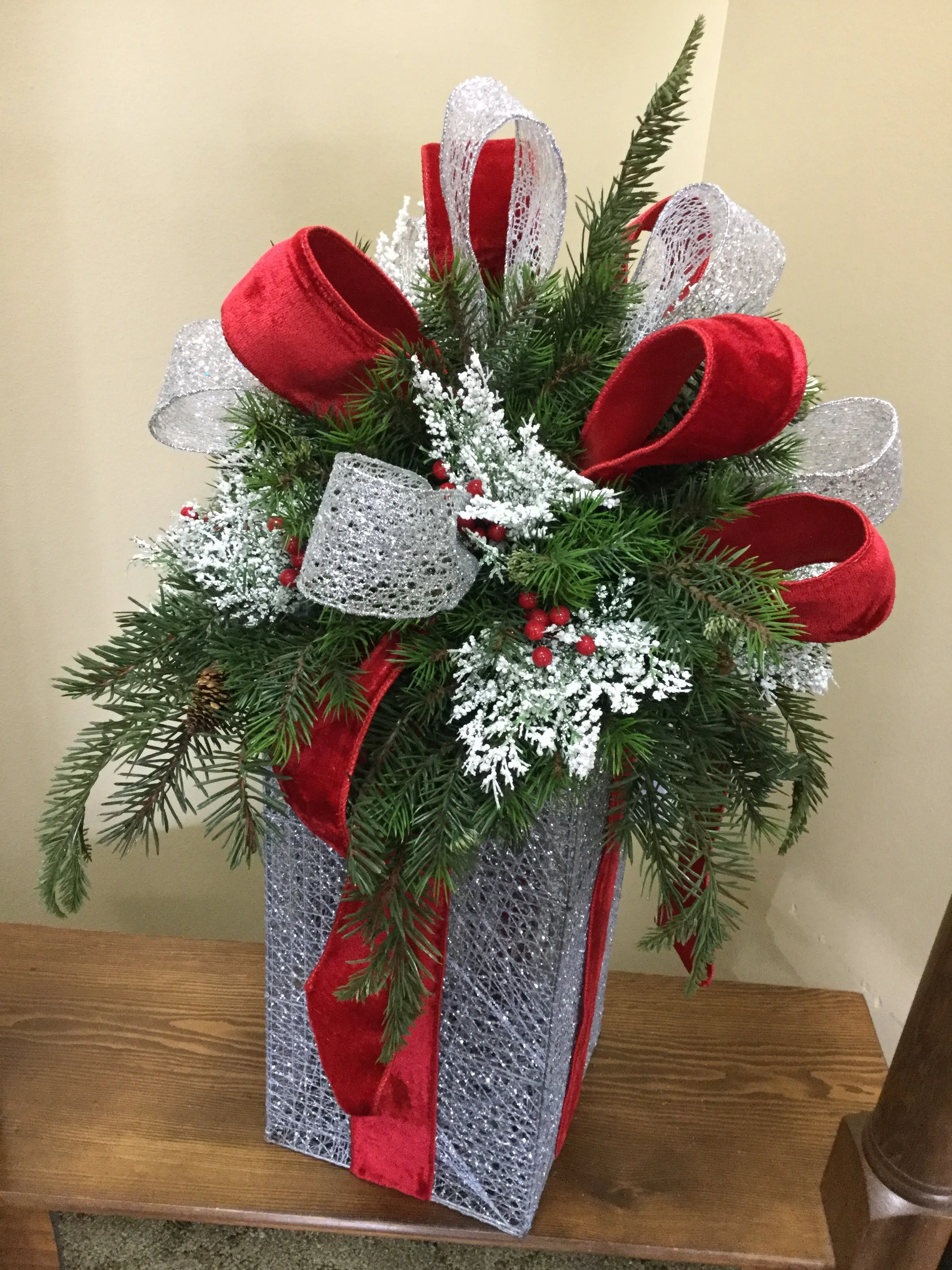 "Snow Pine and Berries" Lighted Christmas Holiday Box