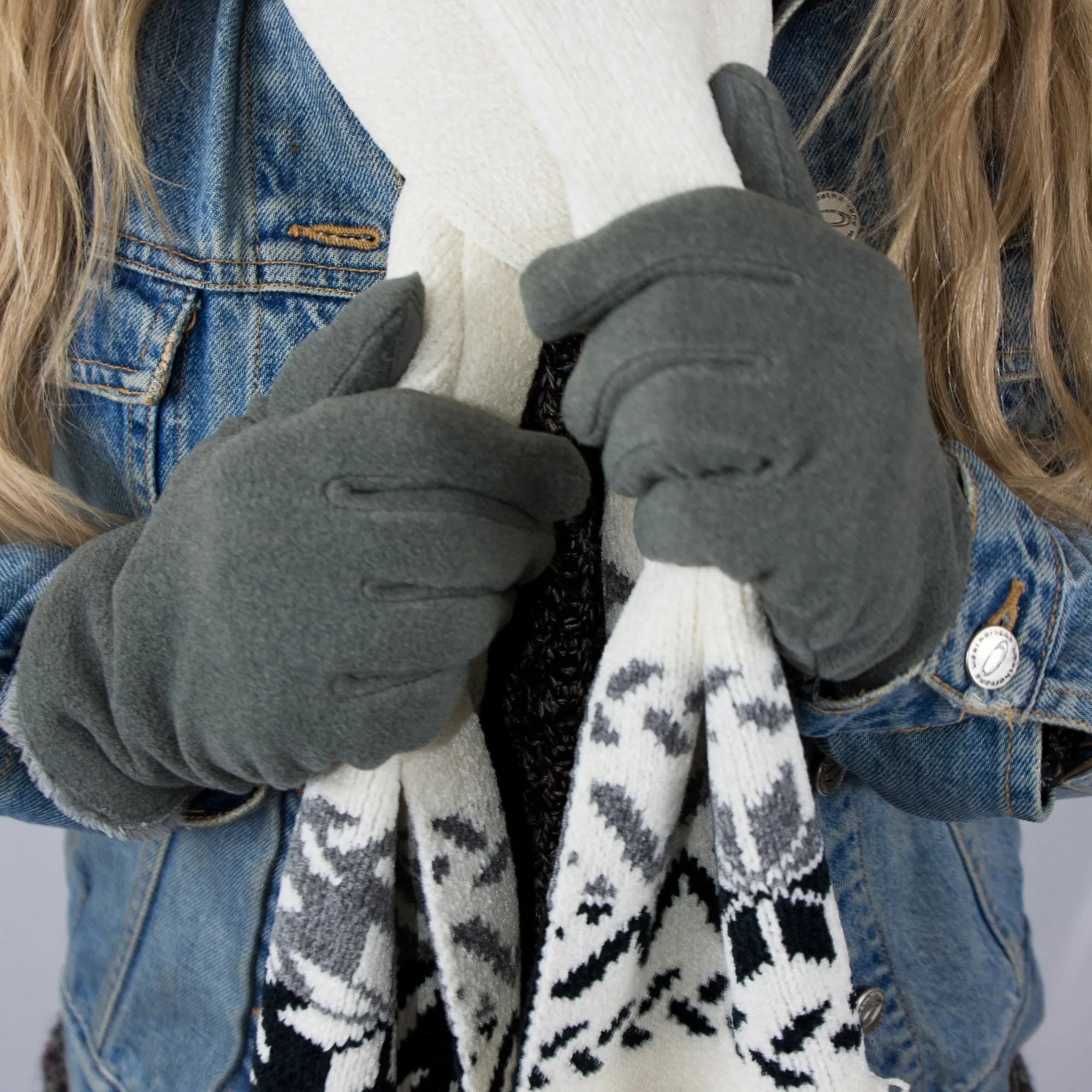 Women’s Chenille Snowflake Scarf