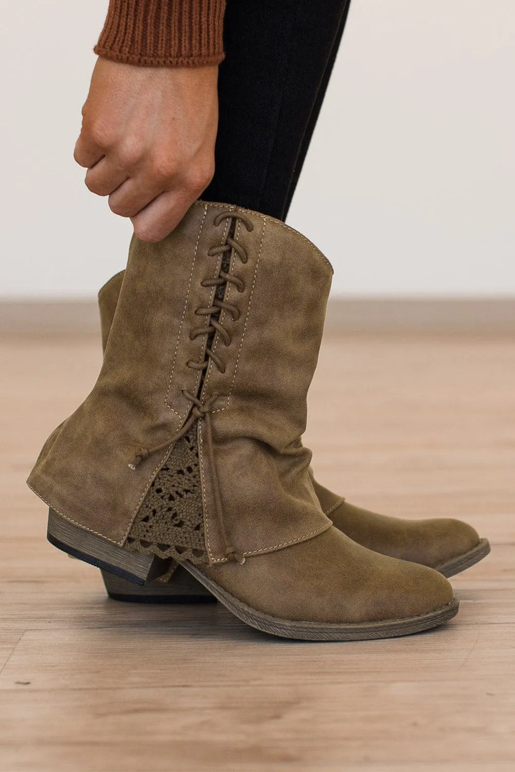 Women's Lace Detail Faux Leather Ankle Boots